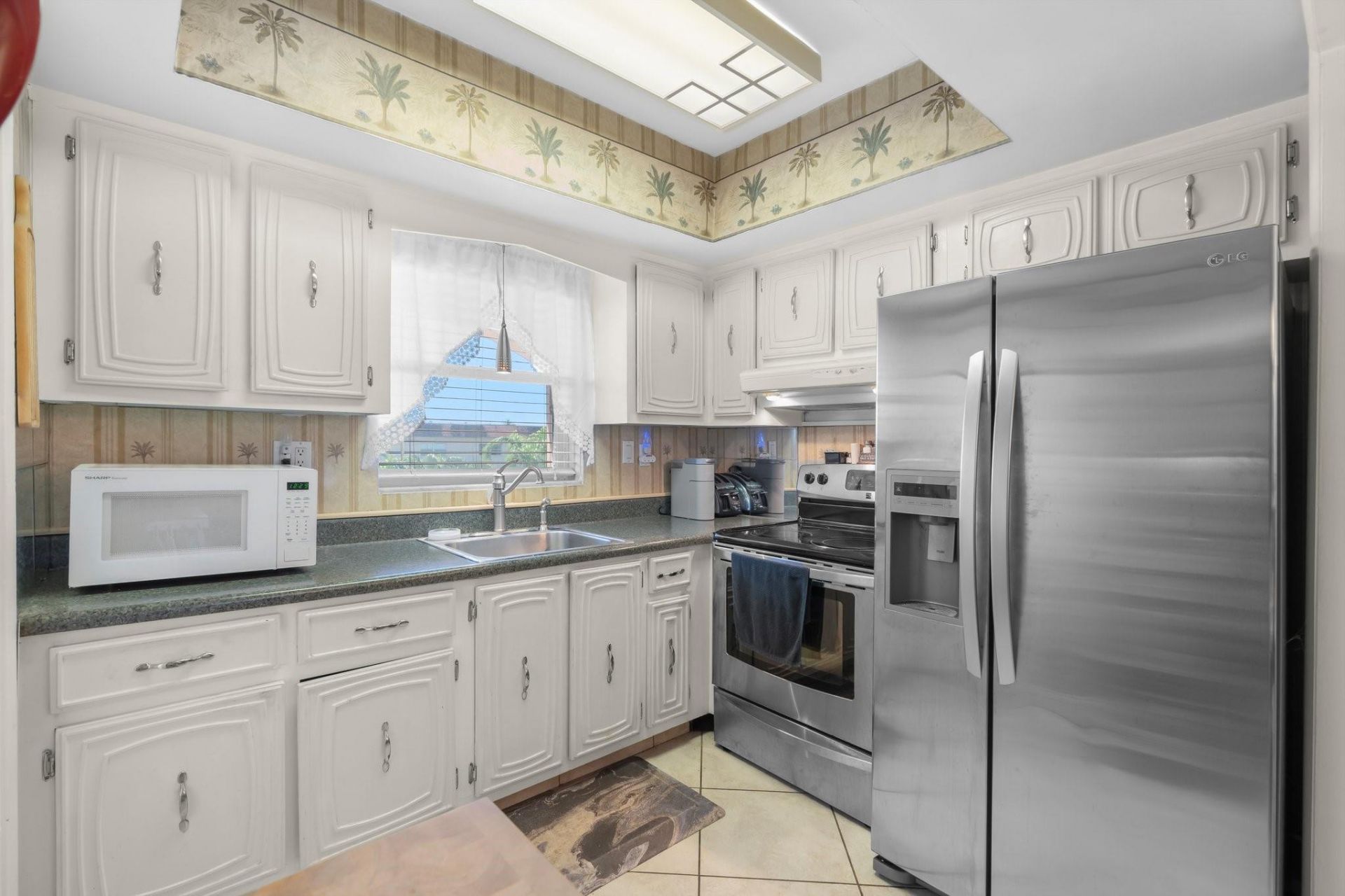100 SE 6th Avenue, Unit 304, Pompano Beach, FL 33060 Photo
