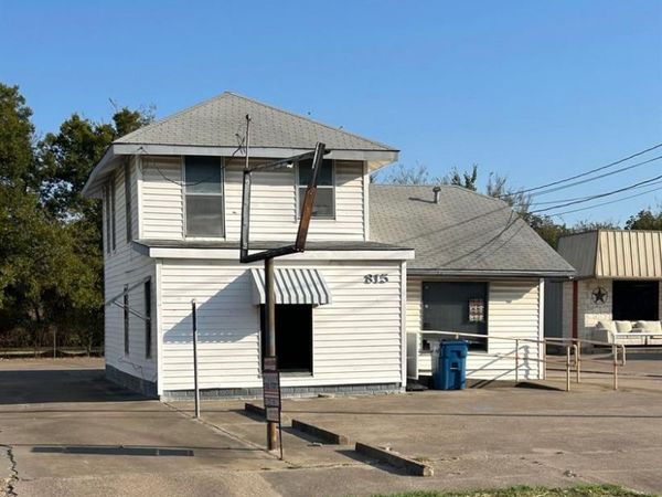 815 Milam Street, Mexia, TX 76667