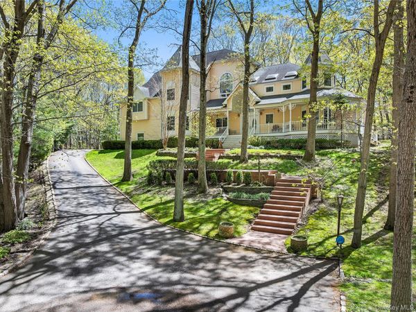 602A Twin Hills Court, Northport, NY 11768