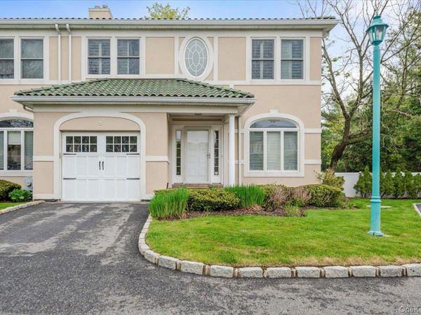6 Villa Promenade , Bay Shore, NY 11706