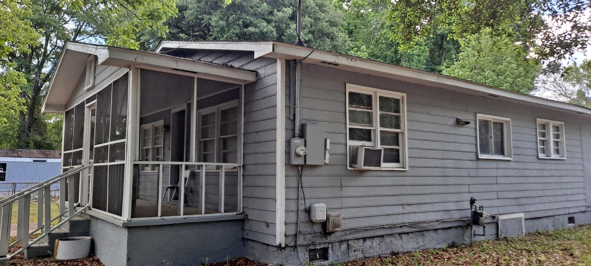 2402 Winyah St.  Photo 2