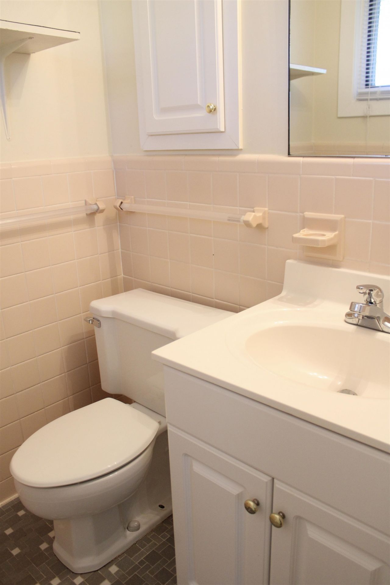 666 Mallard Lake Dr. Photo 17