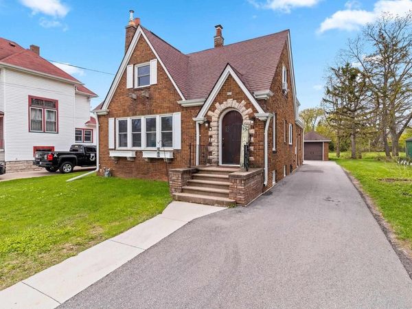 929 MERRITT AVENUE, Oshkosh, WI 54901