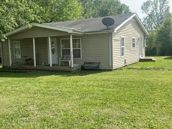 2058 Old Greenbrier Pike , Greenbrier, TN 37073