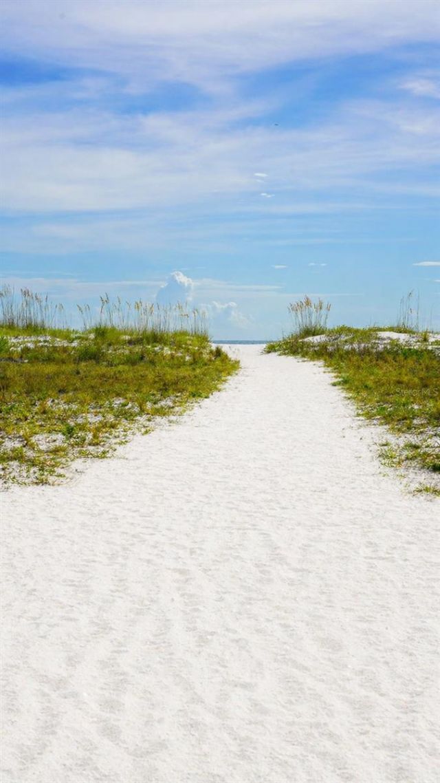 10200 Gulf Boulevard, Treasure Island, FL 33706 Photo
