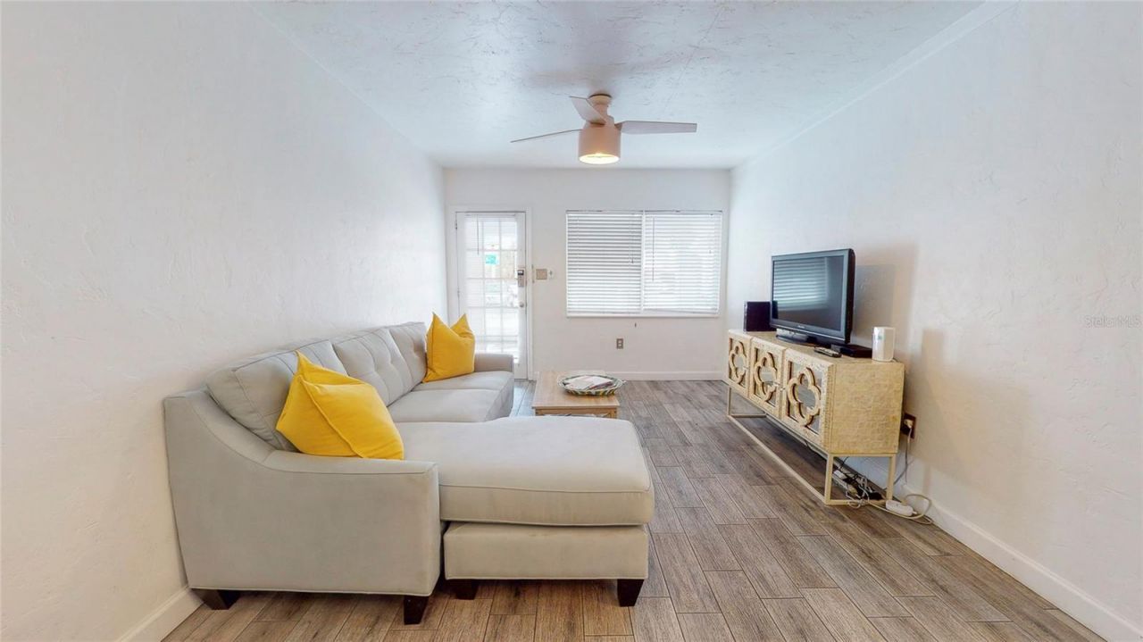 10200 Gulf Boulevard, Treasure Island, FL 33706 Photo