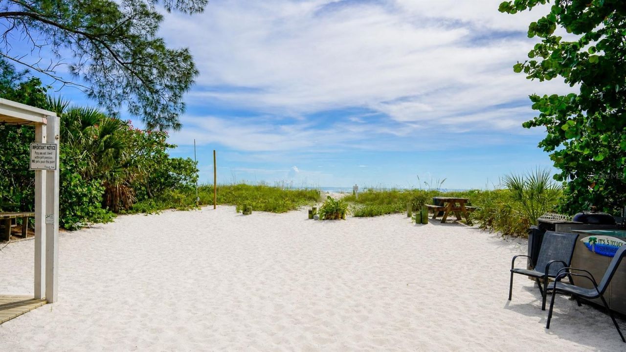 10200 Gulf Boulevard, Treasure Island, FL 33706 Photo