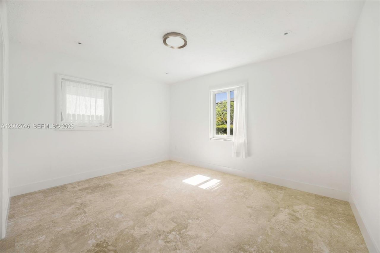 255 Ridgewood Rd , Key Biscayne, FL 33149 Photo