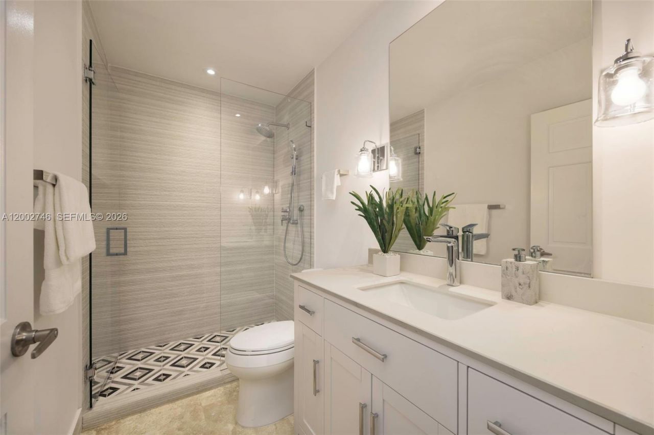 255 Ridgewood Rd , Key Biscayne, FL 33149 Photo