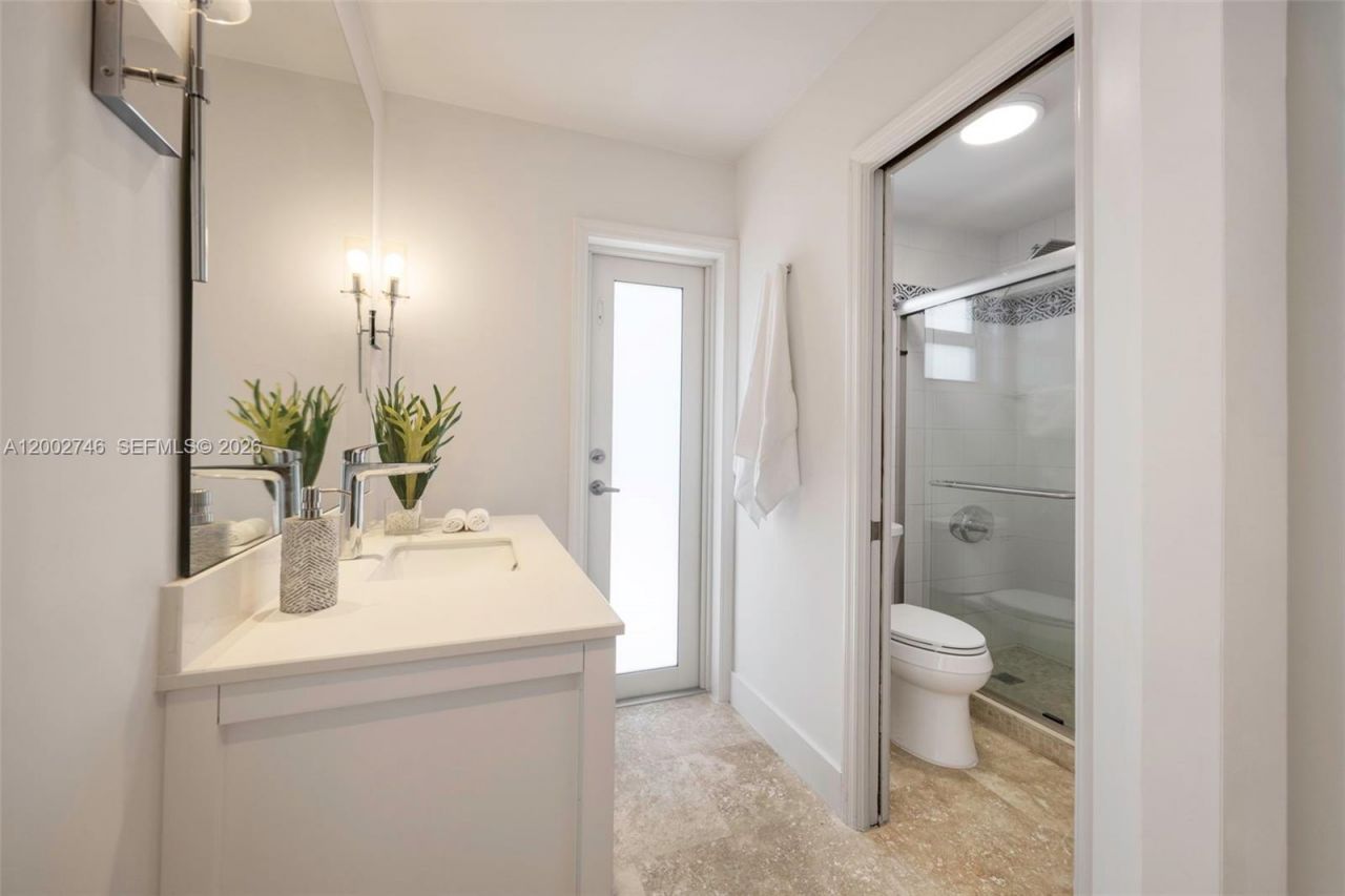 255 Ridgewood Rd , Key Biscayne, FL 33149 Photo