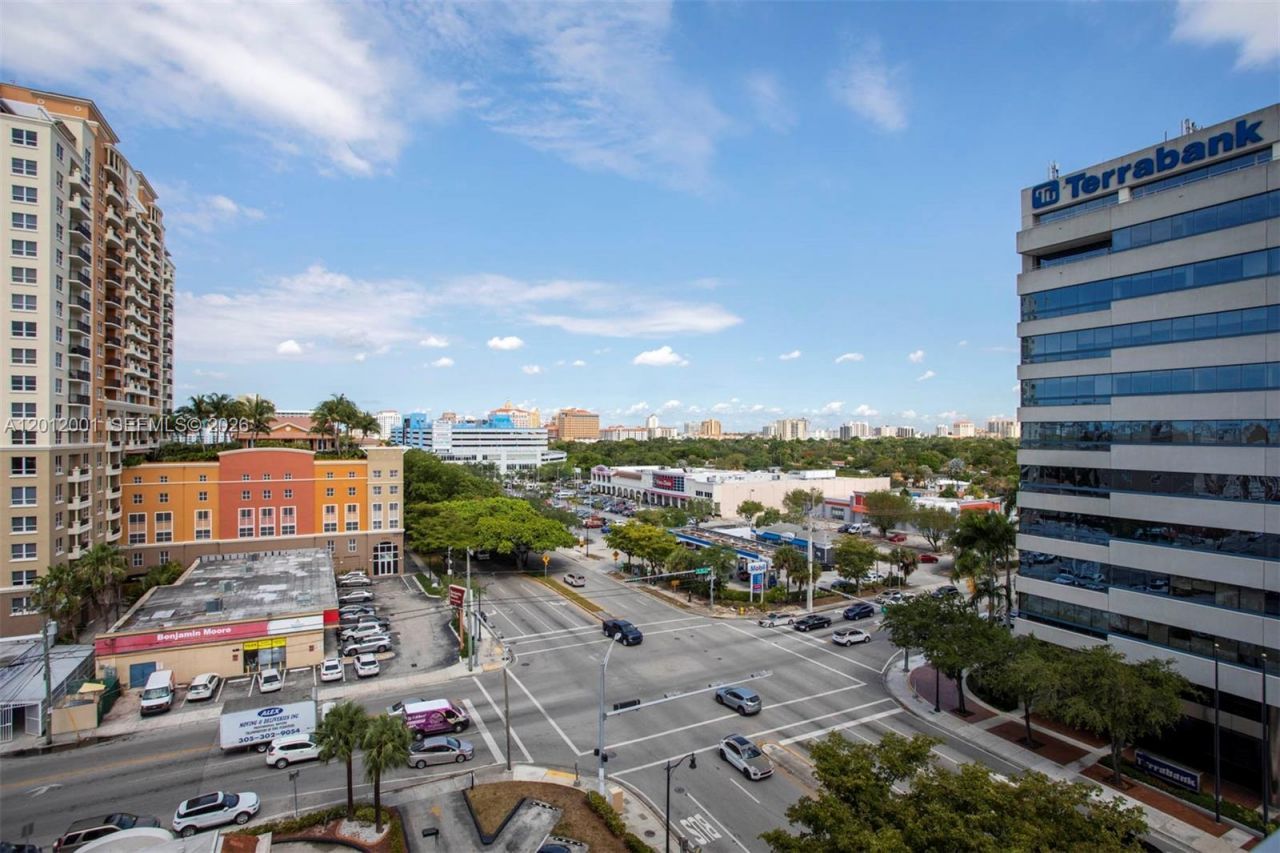 3180 SW 22nd Ter, Unit 807, Miami, FL 33145 Photo