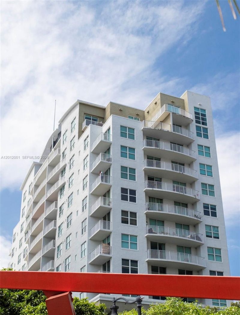 3180 SW 22nd Ter, Unit 807, Miami, FL 33145 Photo