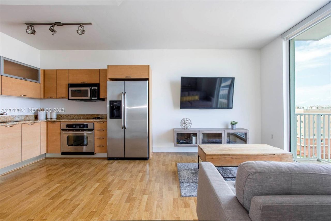 3180 SW 22nd Ter, Unit 807, Miami, FL 33145 Photo