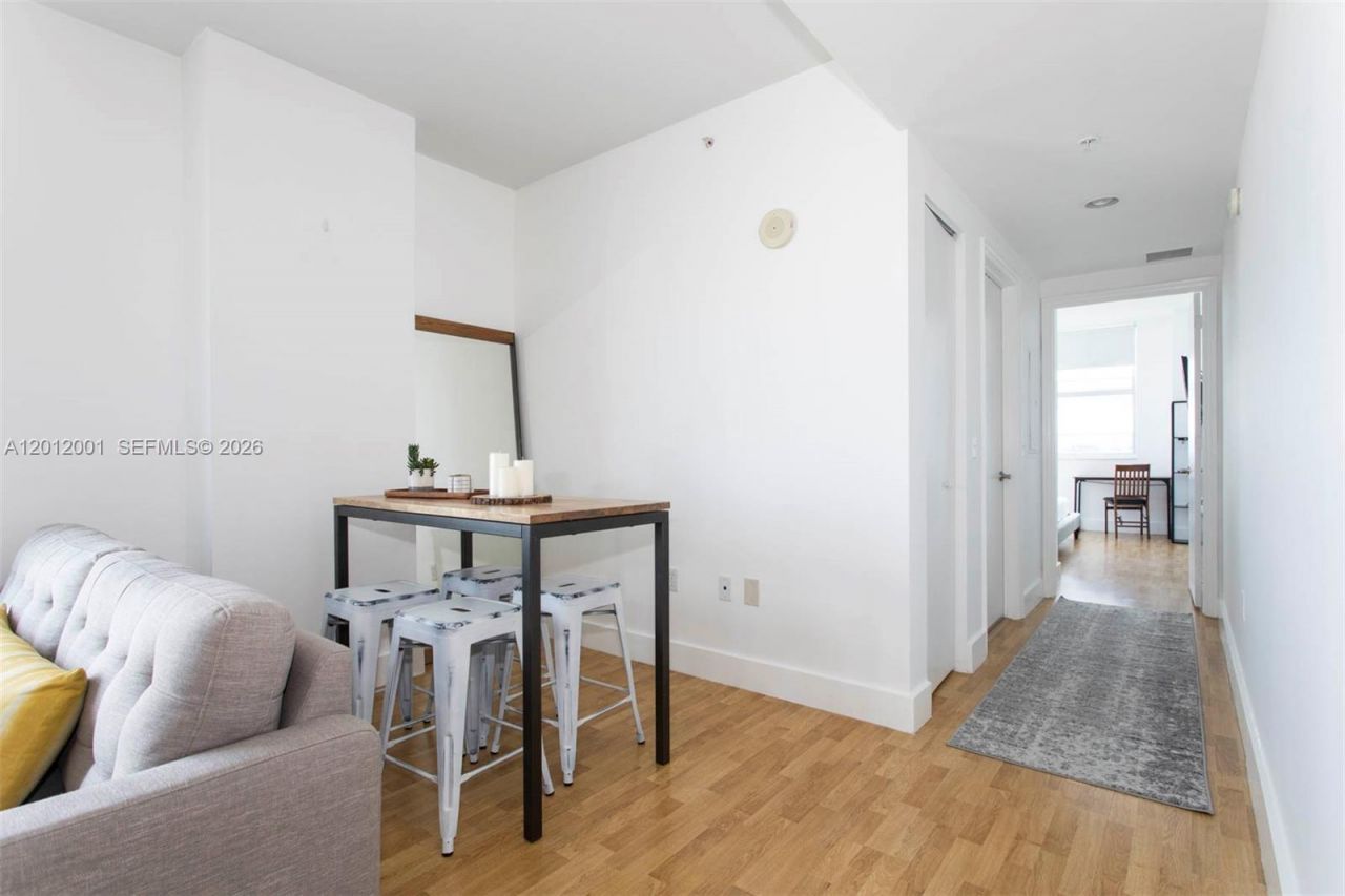 3180 SW 22nd Ter, Unit 807, Miami, FL 33145 Photo