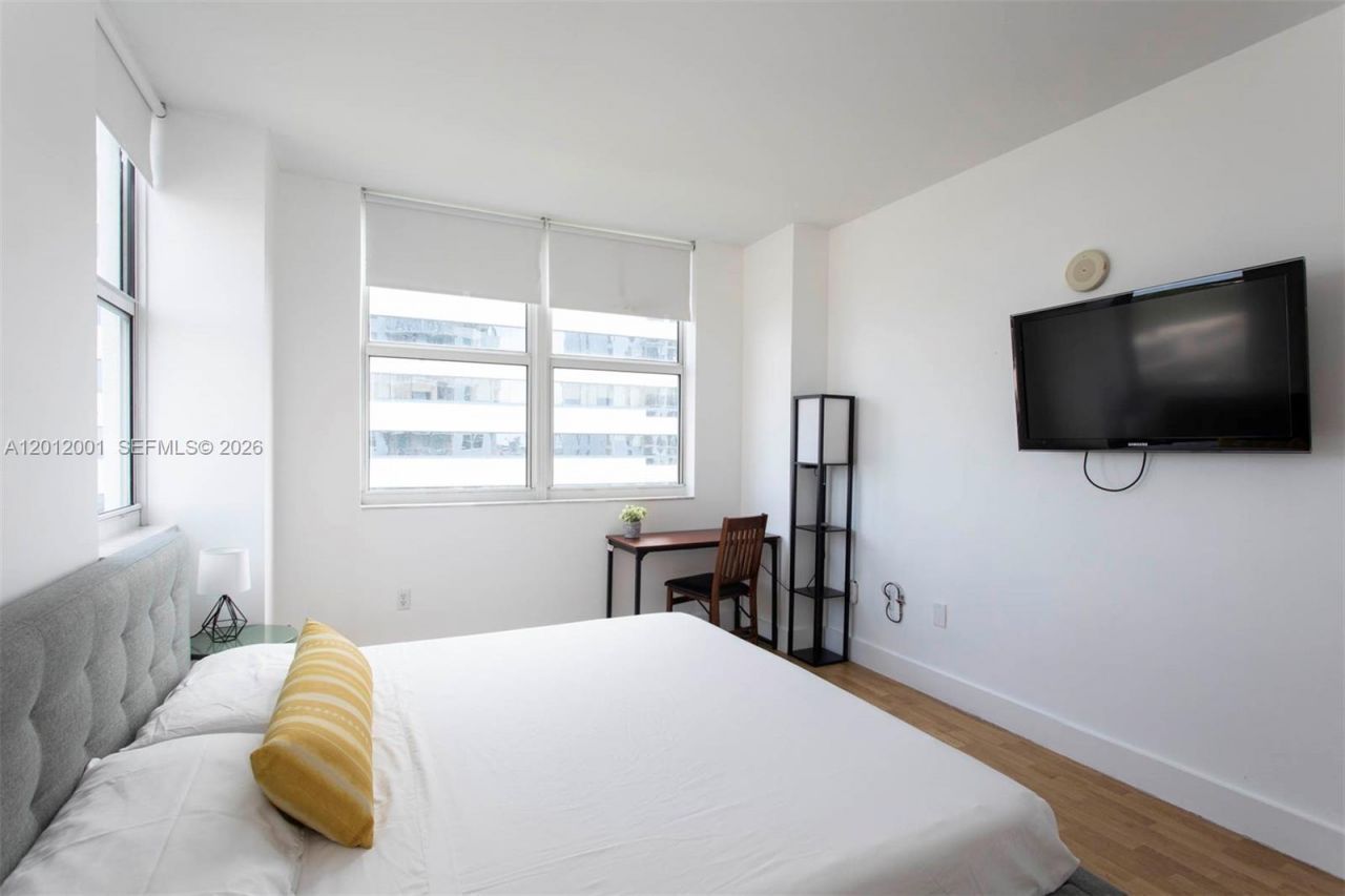 3180 SW 22nd Ter, Unit 807, Miami, FL 33145 Photo