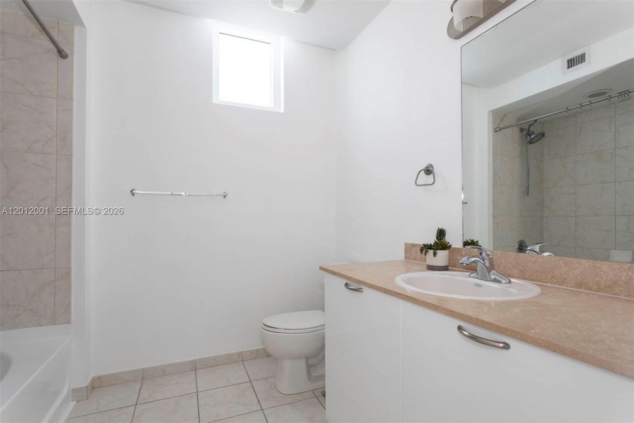 3180 SW 22nd Ter, Unit 807, Miami, FL 33145 Photo