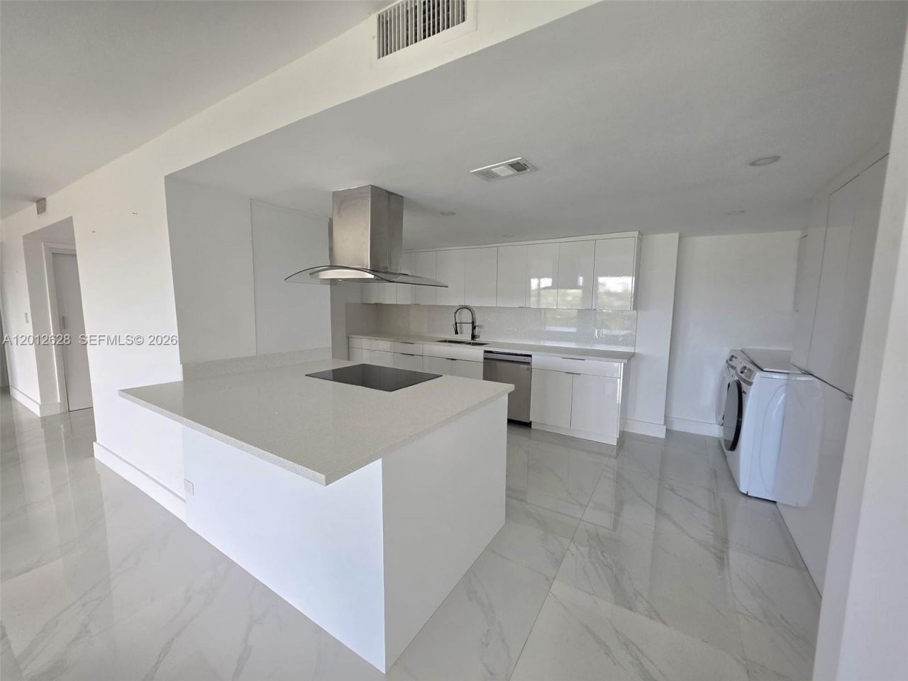 1800 NE 114th St, Unit 1101, Miami, FL 33181 Photo