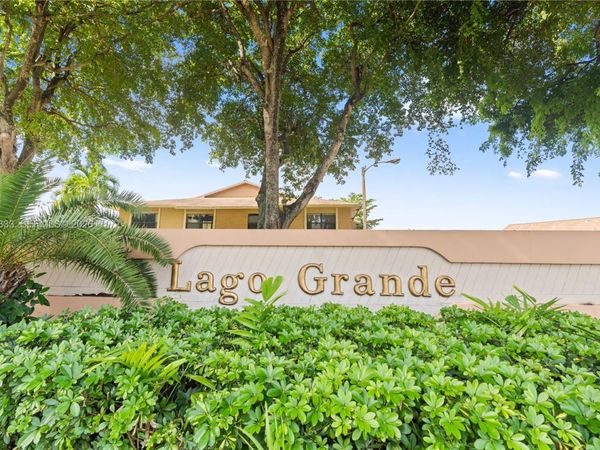 2450 W 67th Pl , Unit 13-12, Hialeah, FL 33016