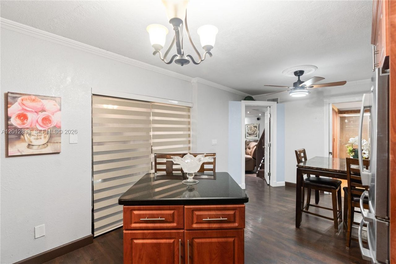 2450 W 67th Pl, Unit 13-12, Hialeah, FL 33016 Photo