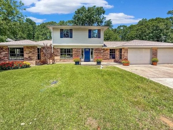 704 Auburn, DeRidder, LA 70634