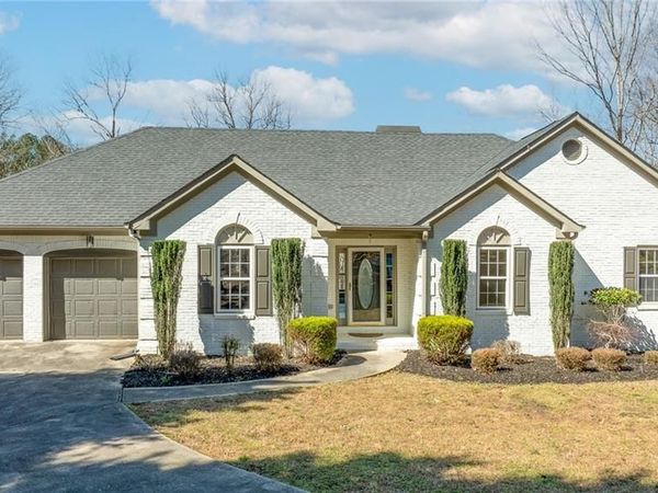 8160 Stone Hill Road , Cumming, GA 30028