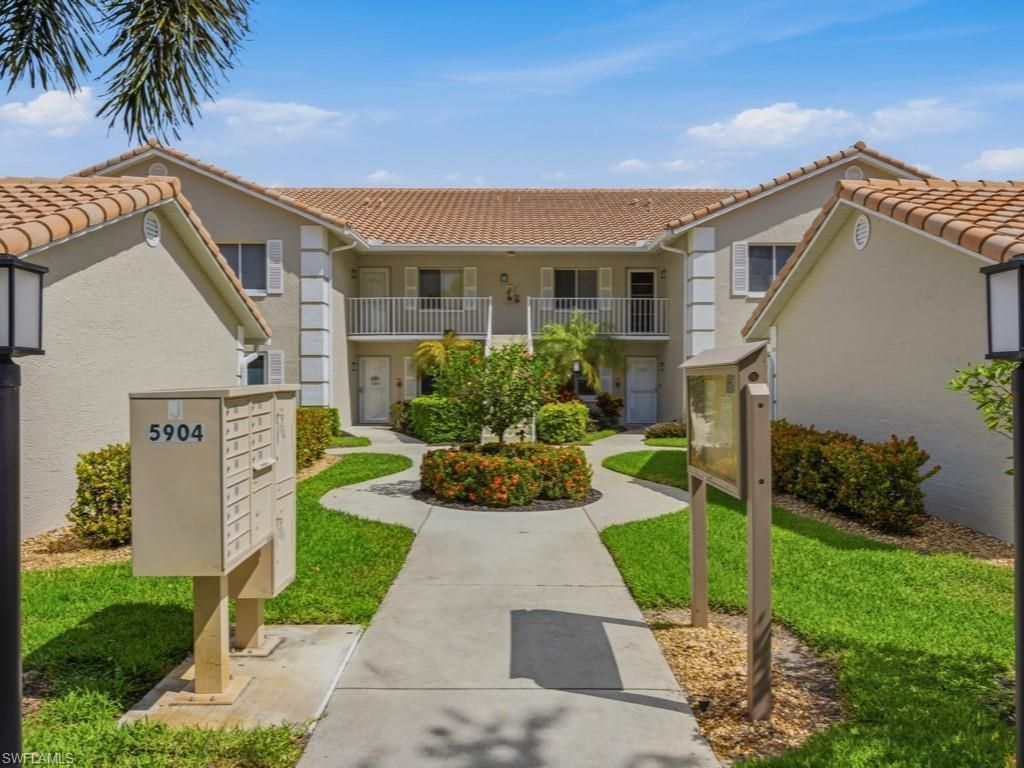 5904 Cranbrook Way , Unit J204, Naples, FL 34112 Photo