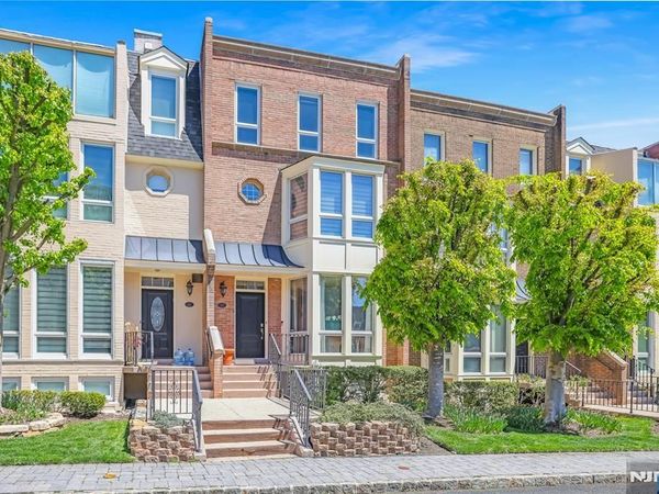 117 Kensington Drive 304, Unit 304, FORT LEE, NJ 07024