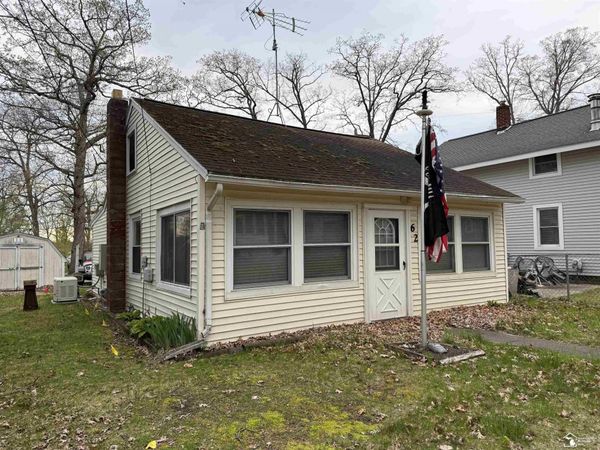 62 Oak Court, Brooklyn, MI 49230