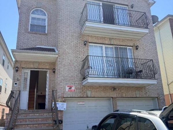 26 Lisa Ct, Newark, NJ 07112