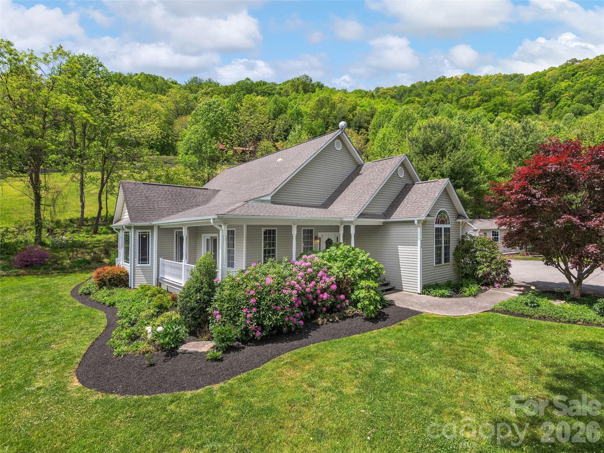224 Hydrangea Drive, Waynesville, NC 28785 Main Photo