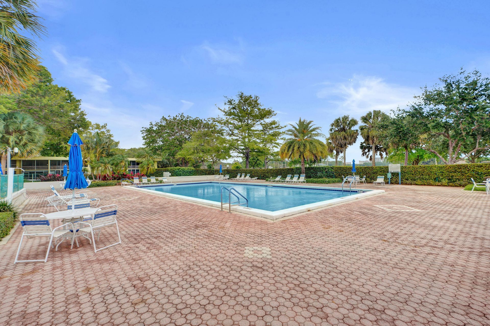 545 Oaks Lane, Unit 204, Pompano Beach, FL 33069 Photo