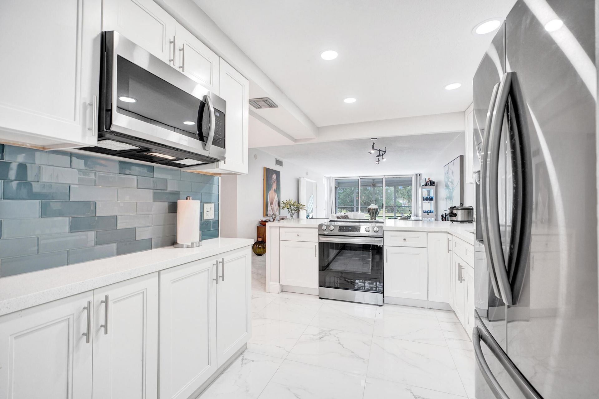 545 Oaks Lane, Unit 204, Pompano Beach, FL 33069 Photo