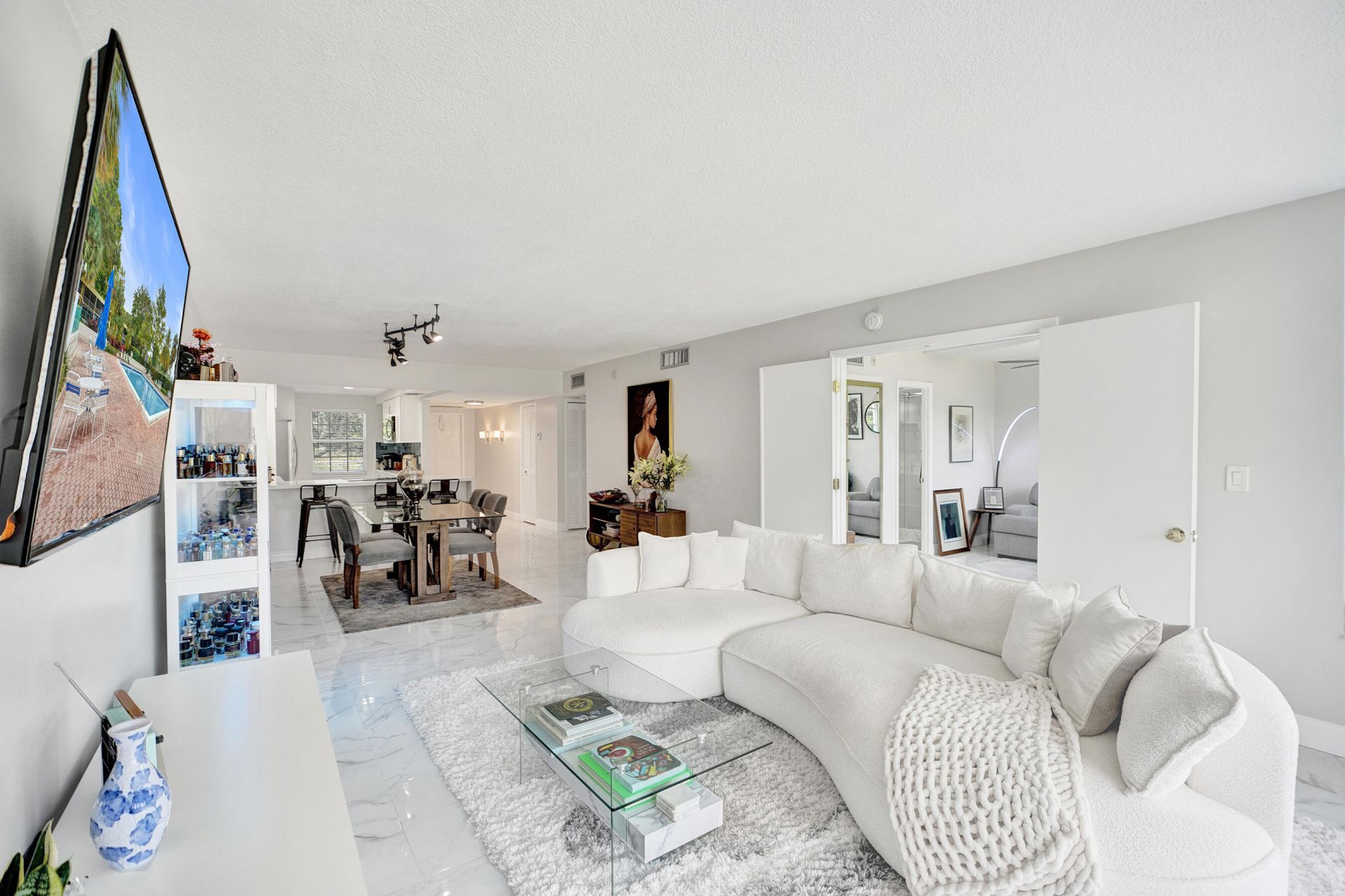545 Oaks Lane, Unit 204, Pompano Beach, FL 33069 Photo