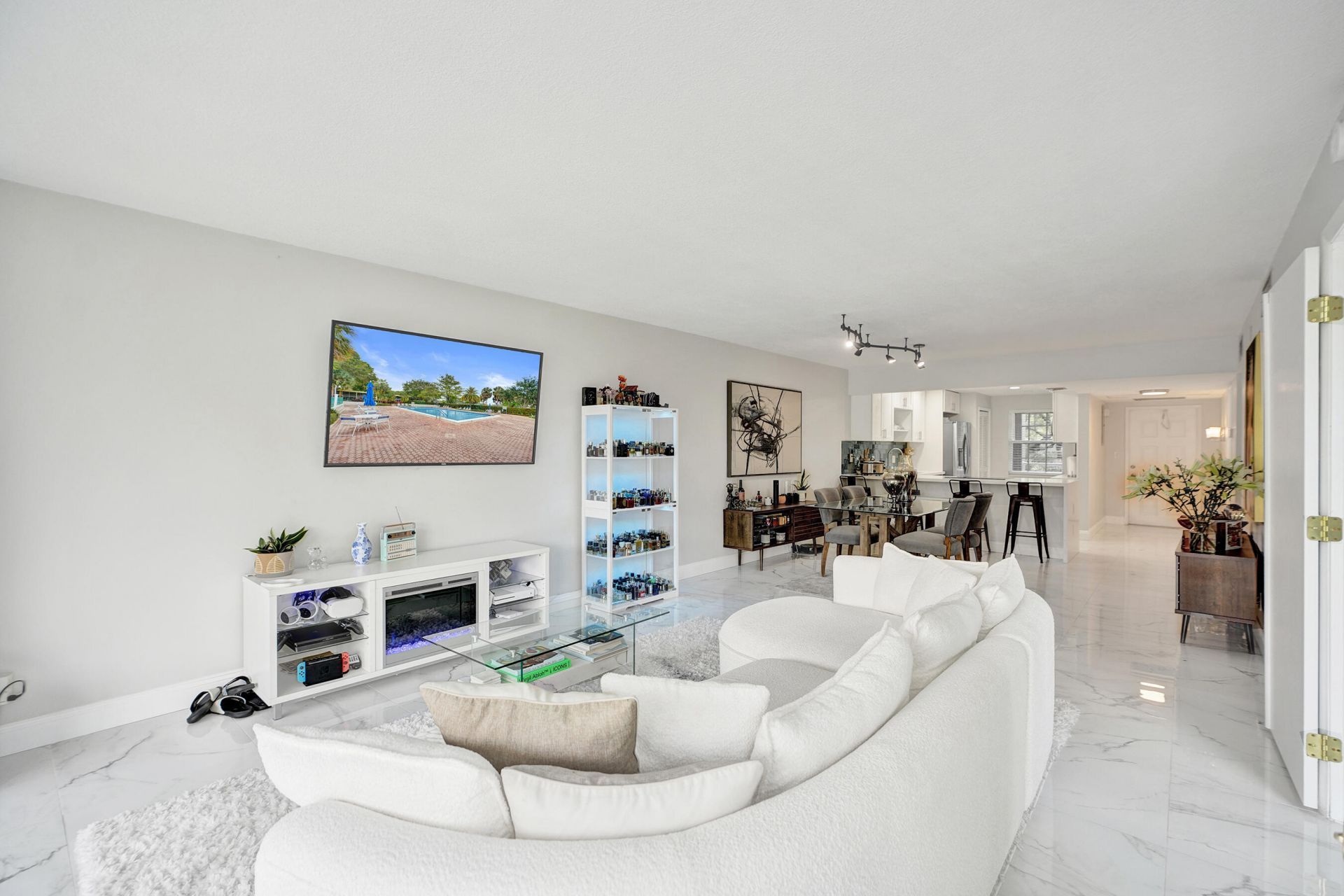 545 Oaks Lane, Unit 204, Pompano Beach, FL 33069 Photo