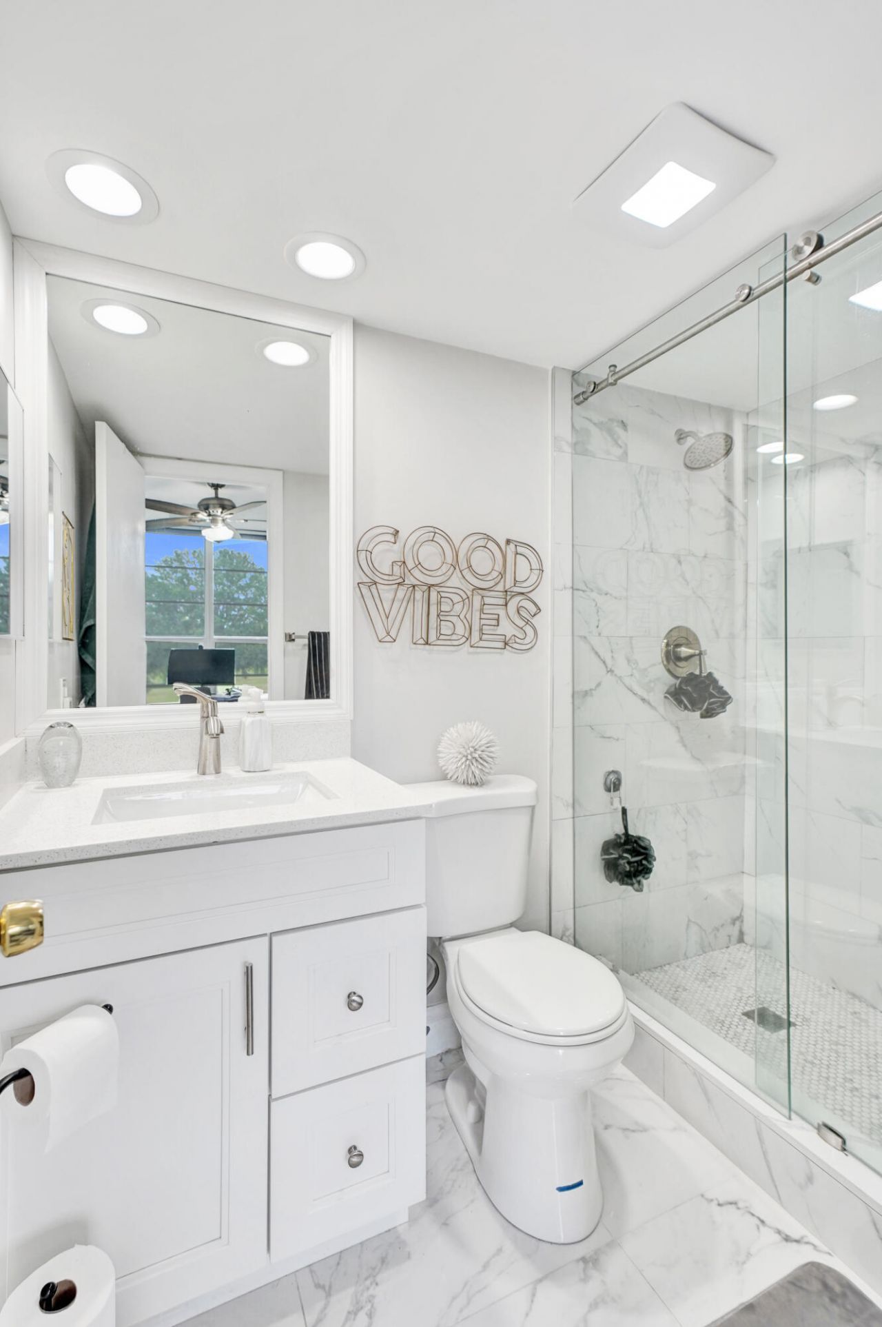 545 Oaks Lane, Unit 204, Pompano Beach, FL 33069 Photo