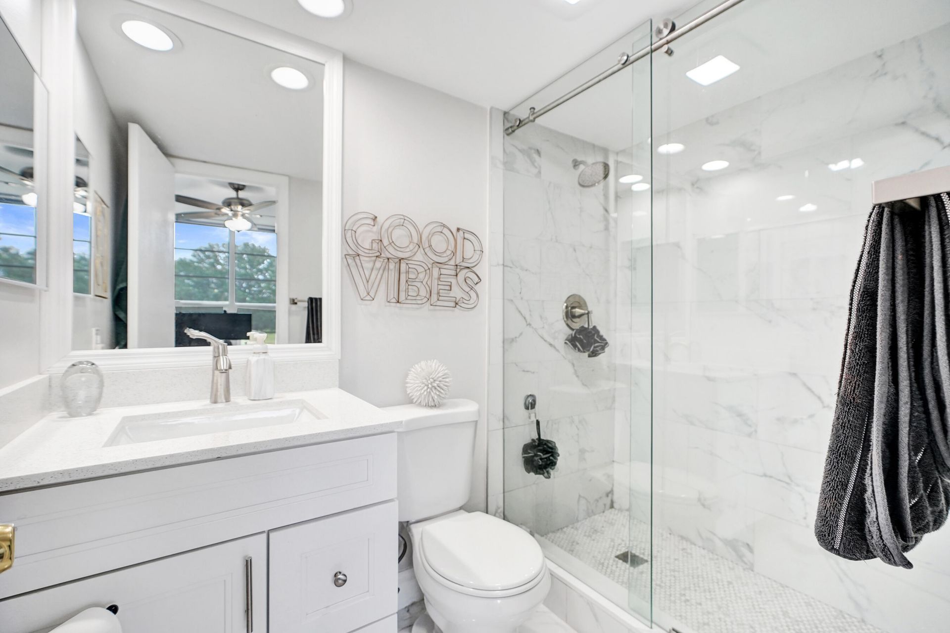545 Oaks Lane, Unit 204, Pompano Beach, FL 33069 Photo