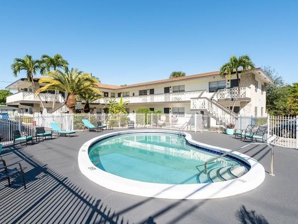 901 NE 16th Avenue, Unit 8, Fort Lauderdale, FL 33304