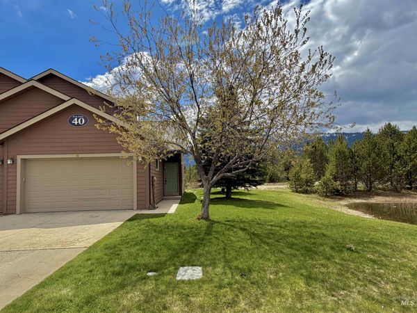 40 Mangum, Unit 8, Donnelly, ID 83615