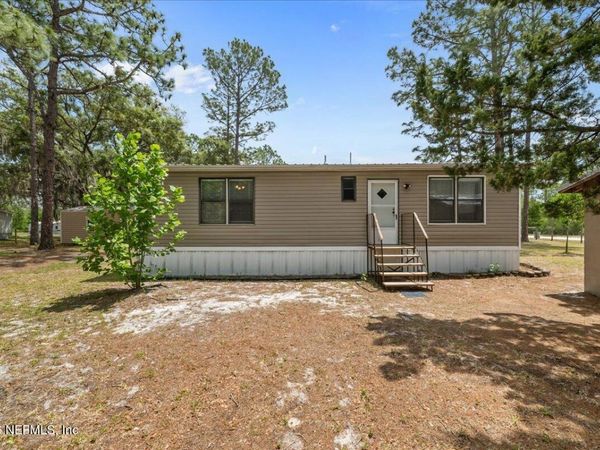 100 VIVIAN Drive, Palatka, FL 32177