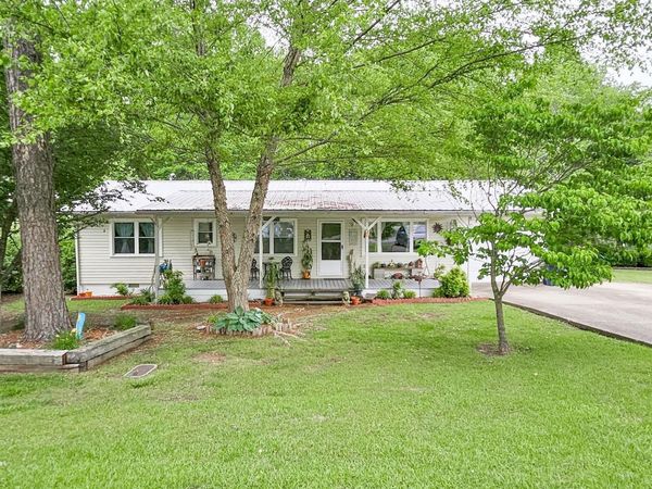 1426 Mckelvey Drive NW, Arab, AL 35016