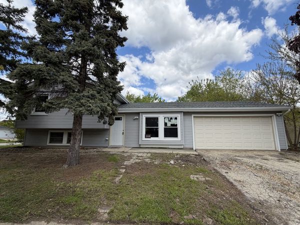 200 Lee Lane , Bolingbrook, IL 60440