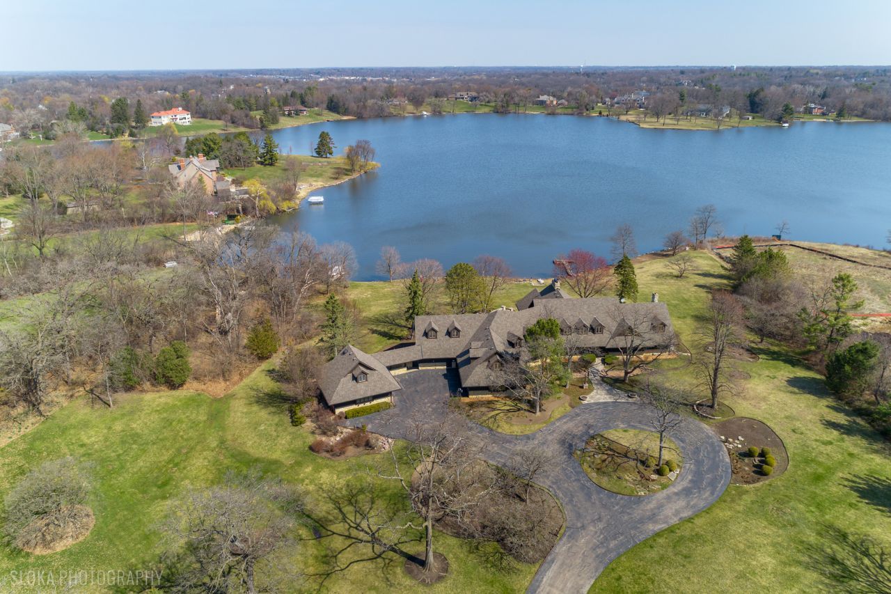 82 Hawley Woods Road, Barrington Hills, IL 60010