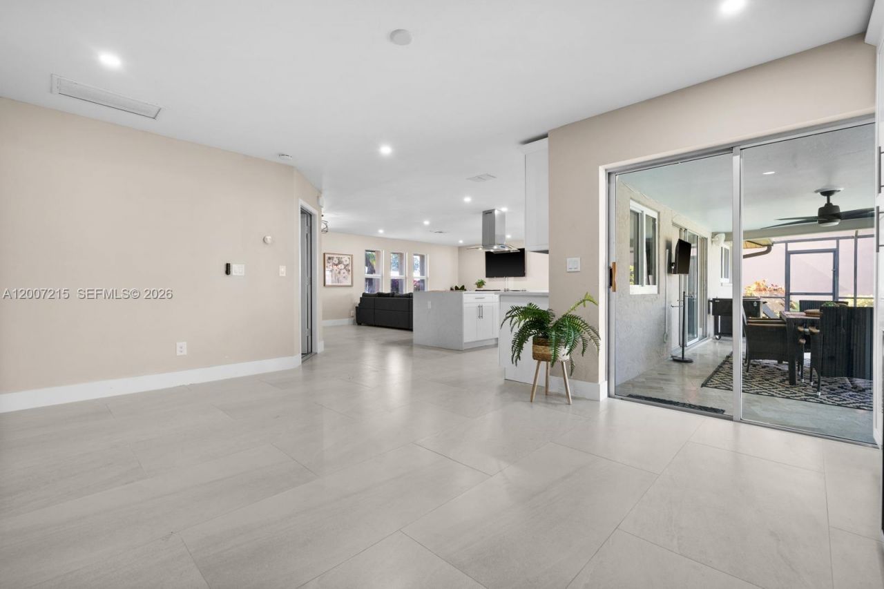 117 SE 40 Ter , Cape Coral, FL 33904 Photo