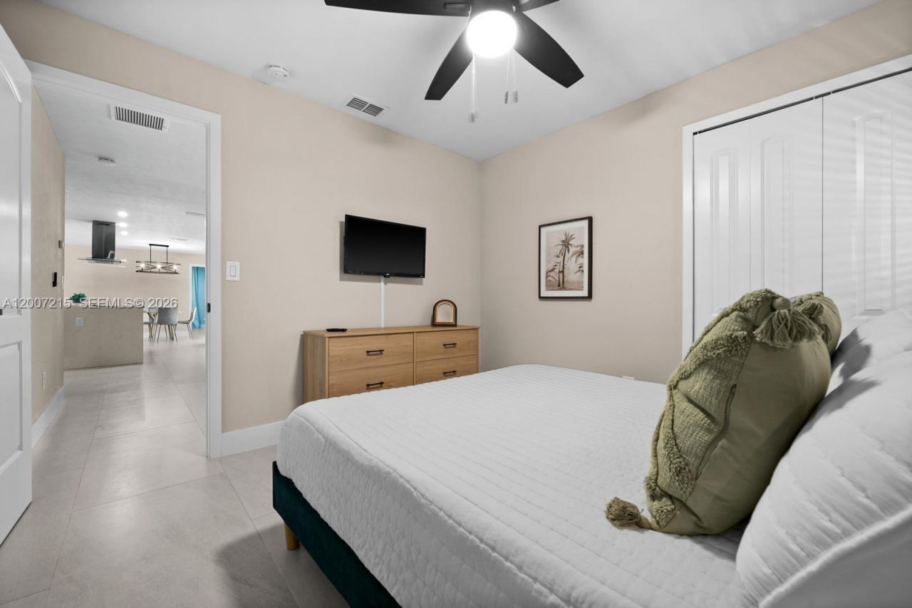 117 SE 40 Ter , Cape Coral, FL 33904 Photo