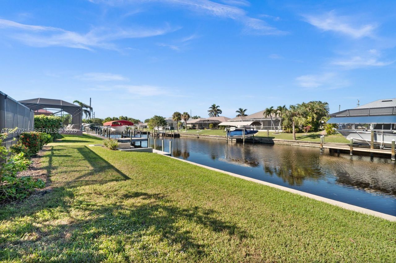 117 SE 40 Ter , Cape Coral, FL 33904 Photo