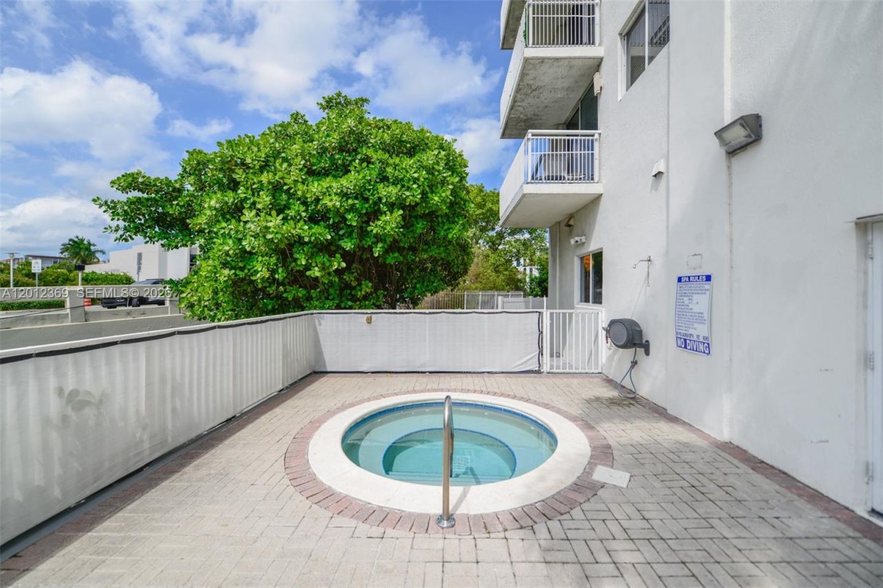 1688 West Ave, Unit 503, Miami Beach, FL 33139 Photo