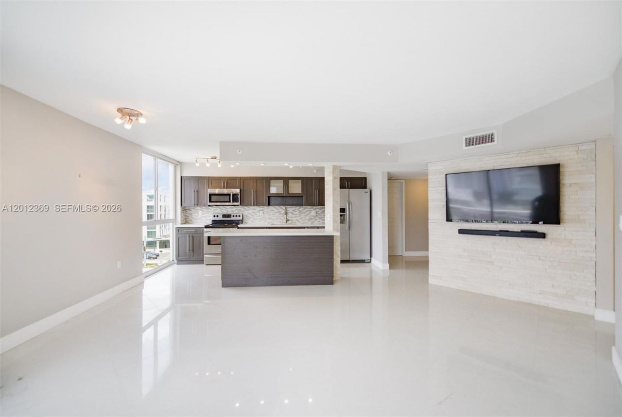 1688 West Ave, Unit 503, Miami Beach, FL 33139 Photo