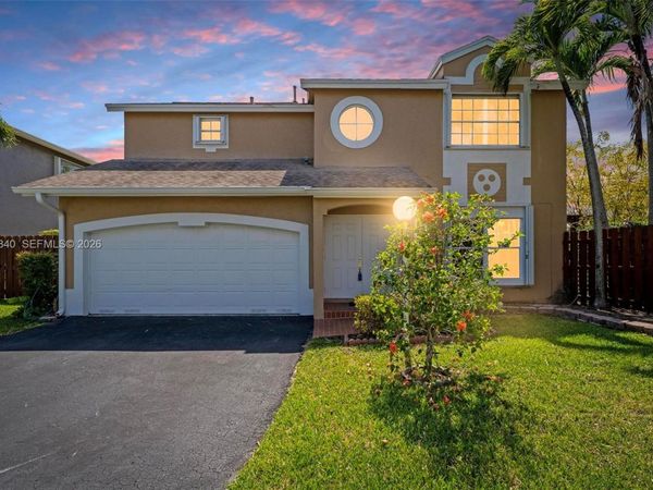 10065 NW 54th Ter , Doral, FL 33178