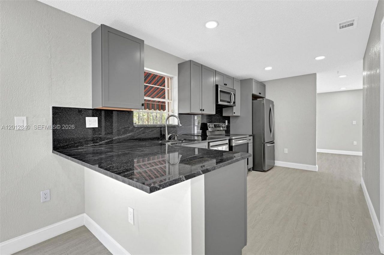10065 NW 54th Ter , Doral, FL 33178 Photo