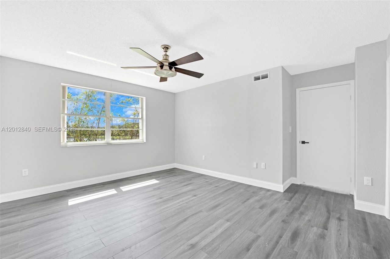 10065 NW 54th Ter , Doral, FL 33178 Photo
